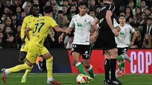 2016年9月：红袜队锁定美联东区冠军，全队在球场庆祝。